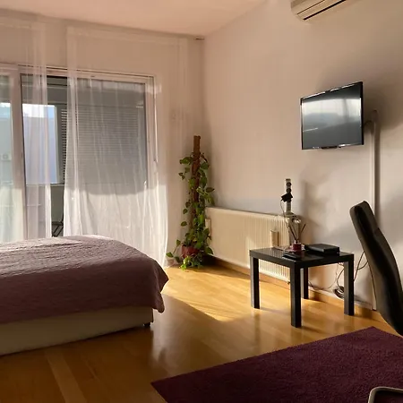 Apartment Gold